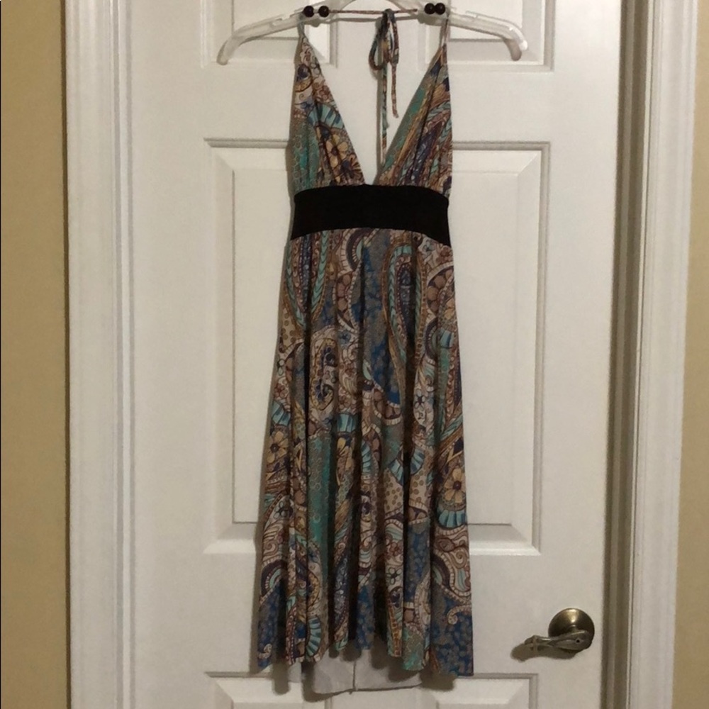 Fun little dress!  Great for somewhere tropical!